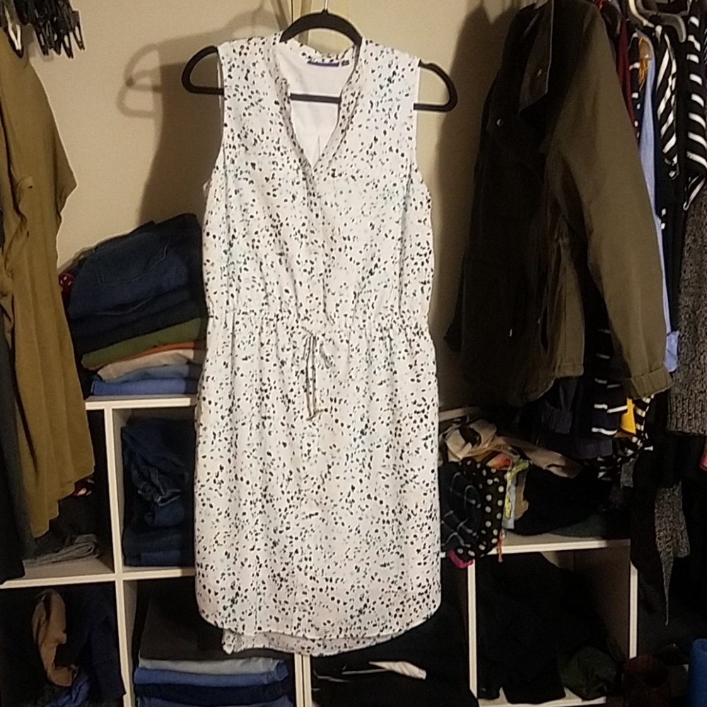 EUC Apt. 9 tie front dress size M